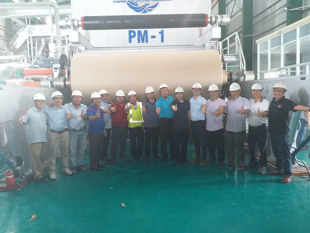2020年12月，越南魁源紙業(yè)4000/550箱板紙順利開(kāi)機(jī)出紙